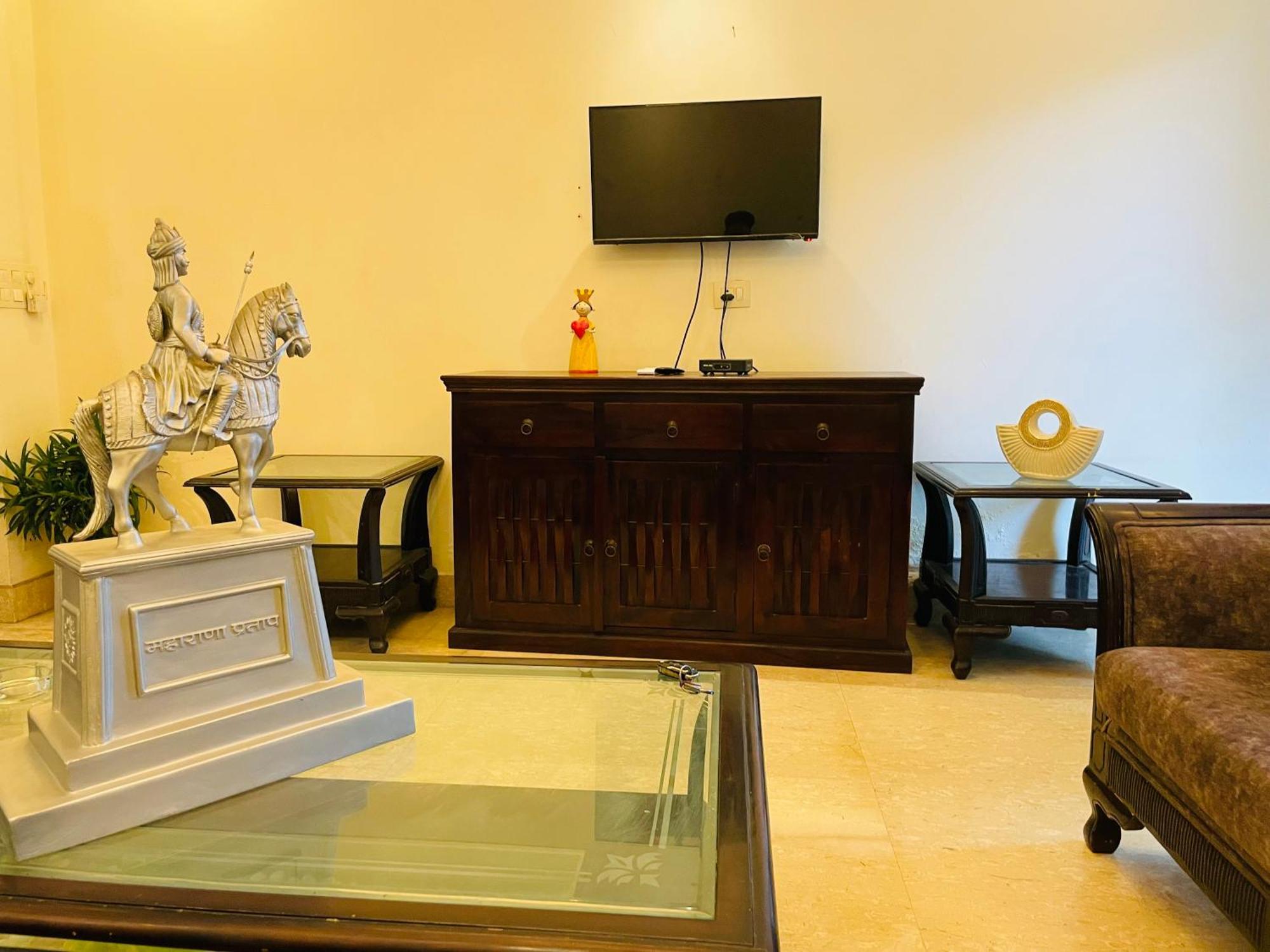 Divine India Service 4bhk , J-191 , Saket Apartment