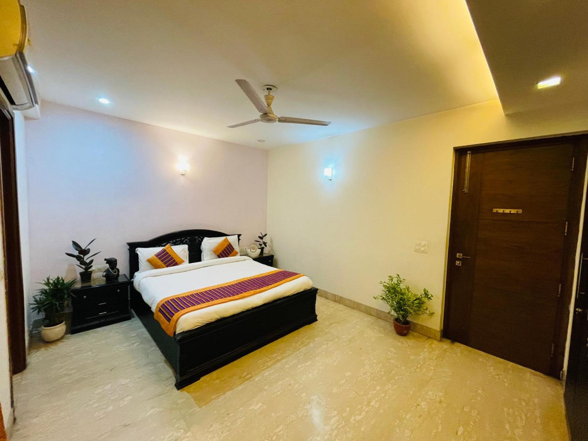 Divine India Service 4bhk , J-191 , Saket * New Delhi