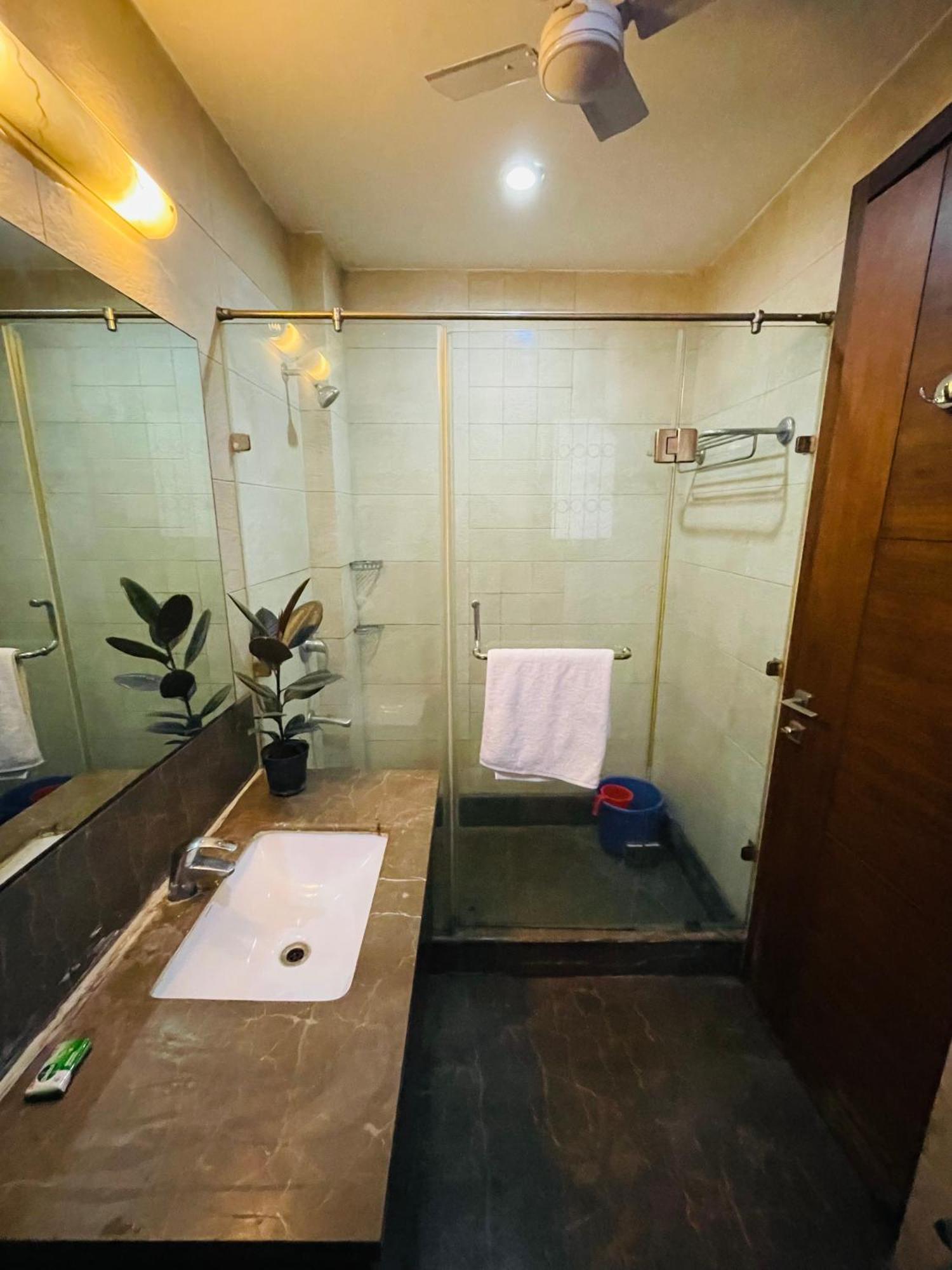 Divine India Service 4bhk , J-191 , Saket
