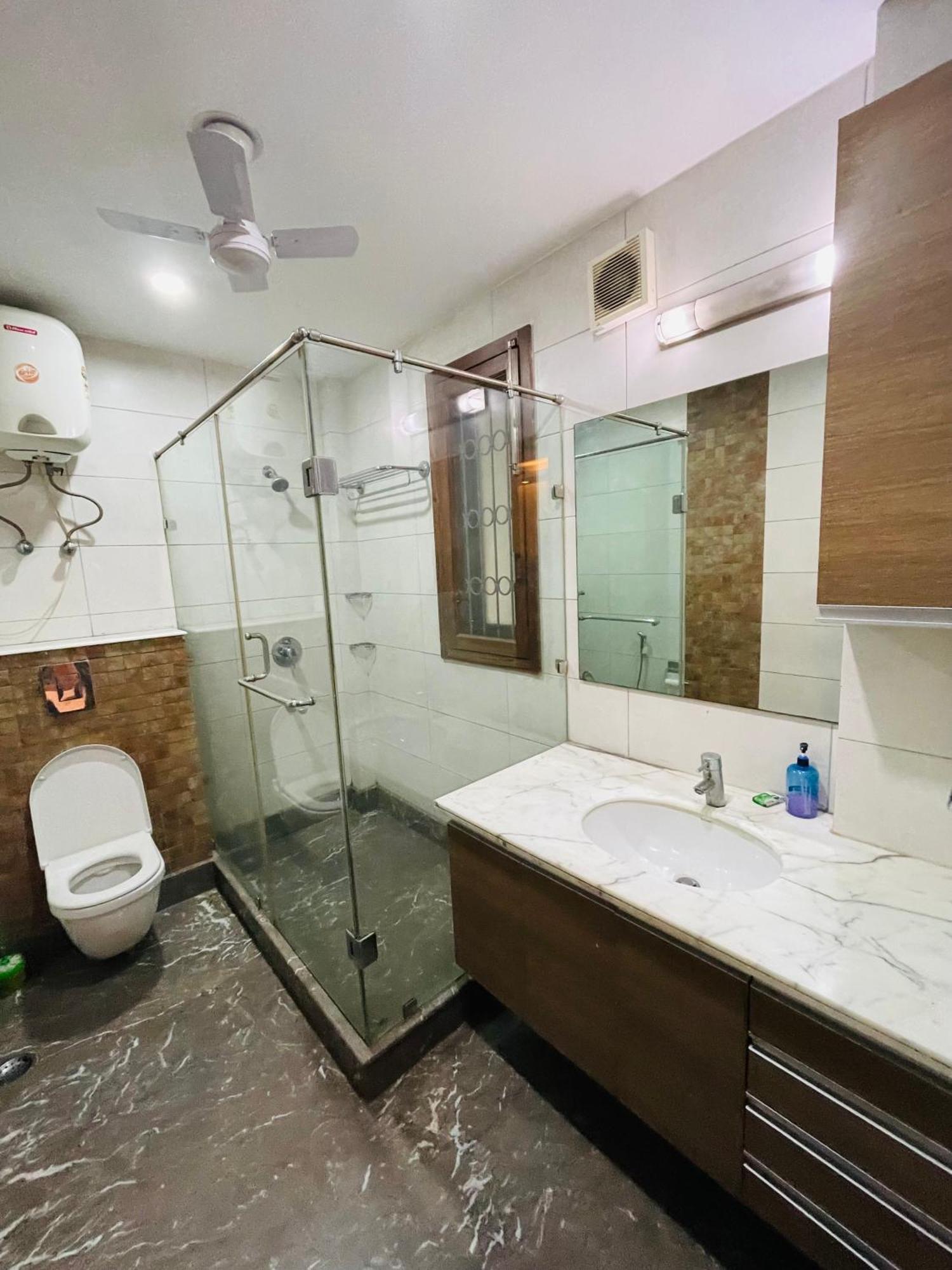 Divine India Service 4bhk , J-191 , Saket Apartment *