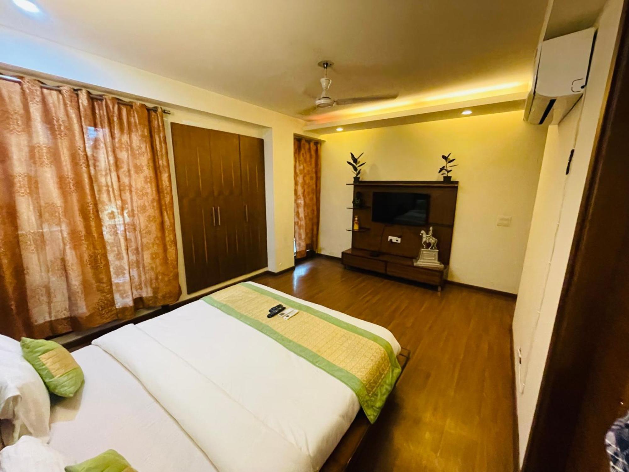 Divine India Service 4bhk , J-191 , Saket
