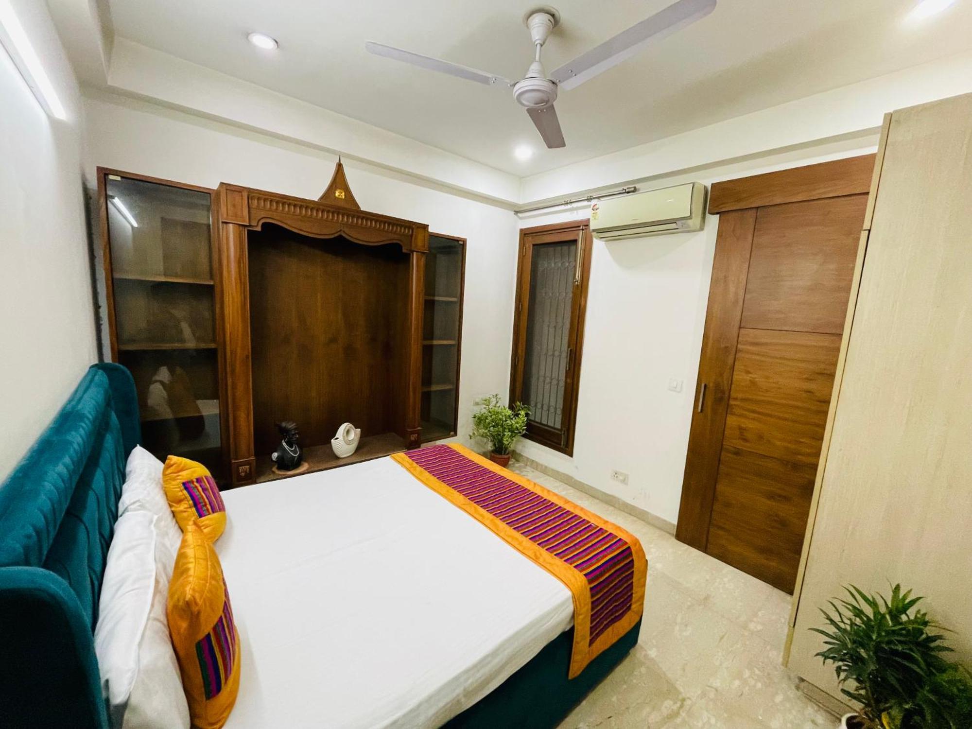 Divine India Service 4bhk , J-191 , Saket New Delhi