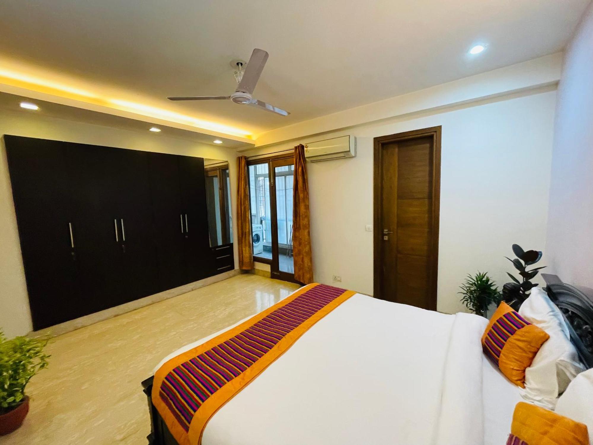 Divine India Service 4bhk , J-191 , Saket * New Delhi